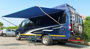 Caravan With Washroom 8 Seater